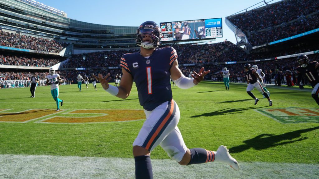 Dolphins vs. Bears score, takeaways: Tua Tagovailoa outduels Justin Fields  in a game of historic performances 